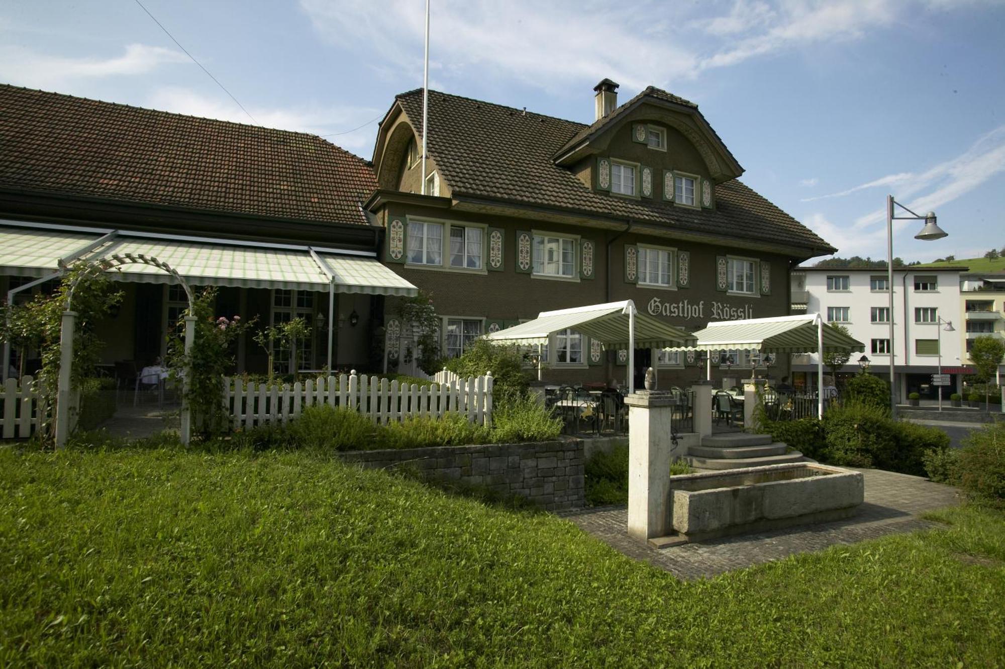 Landgasthof Hotel Roessli Ebikon Bagian luar foto